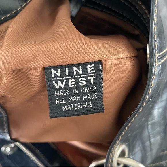 NINE WEST Faux Crocodile Patent Leather Shoulder Bag w/Matching Wristlet, Black - Picture 7 of 16